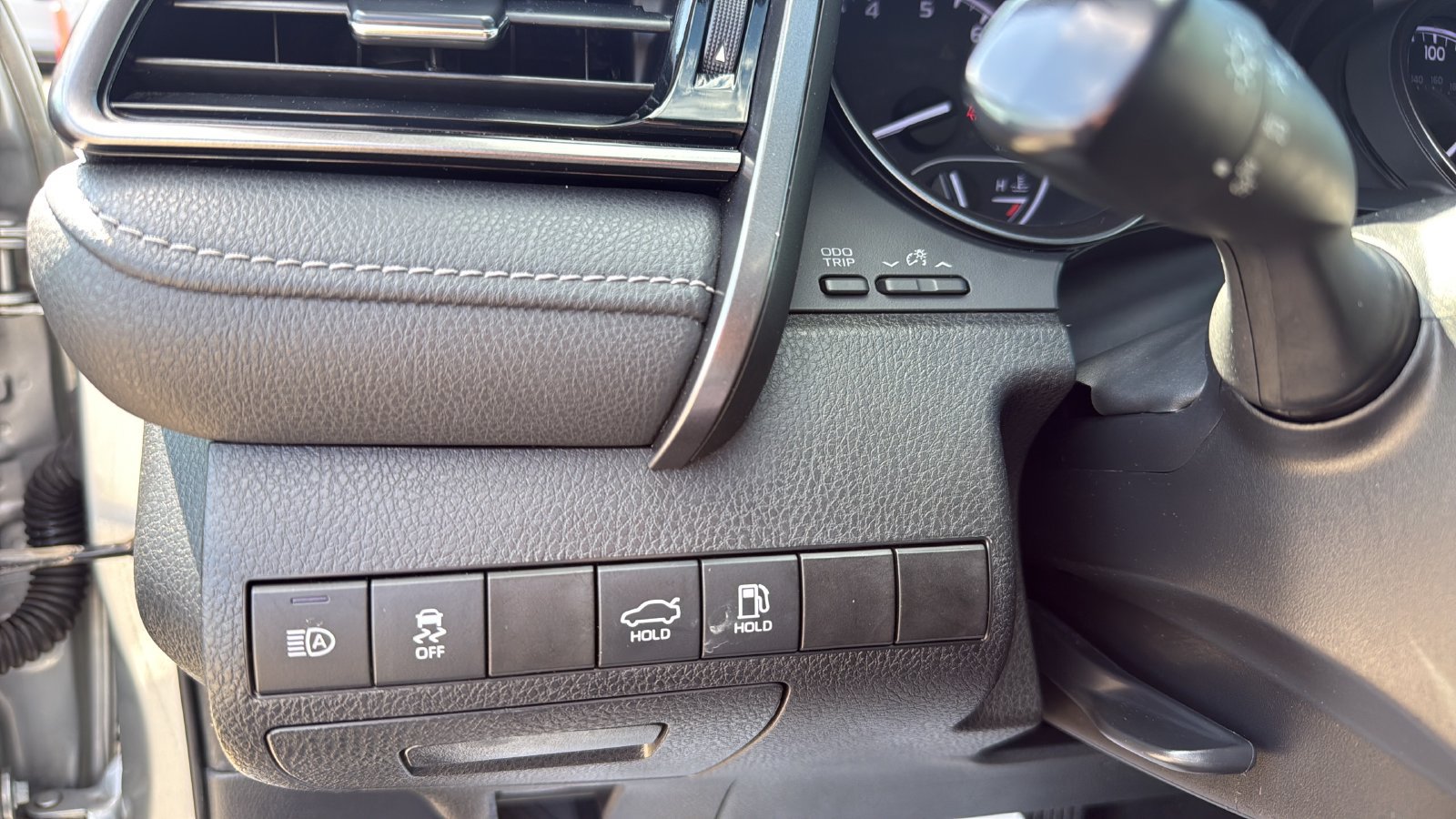 Used 2022 Toyota Camry SE w/ Carpet Mat Package (TMS) FWD image 17