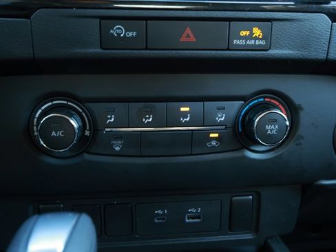 Used 2023 Nissan Frontier SV image 32