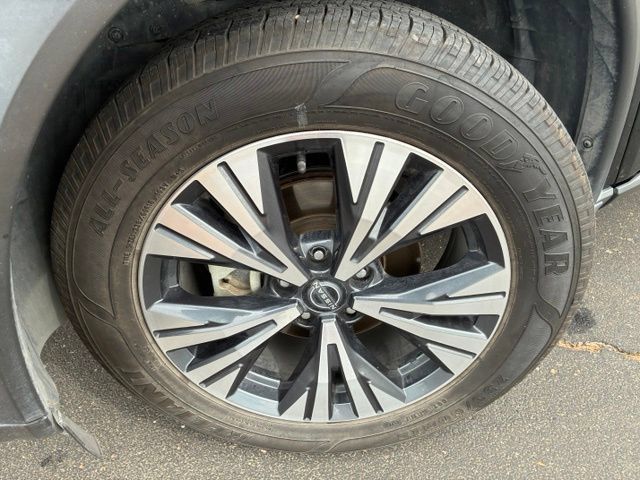 Certified 2022 Nissan Rogue SV w/ SV Premium Package FWD image 11