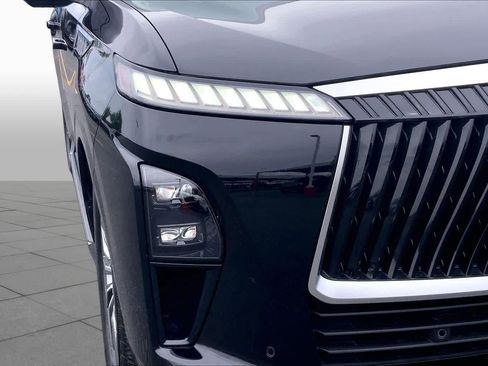 Used 2025 INFINITI QX80 Sensory AWD/4WD image 28