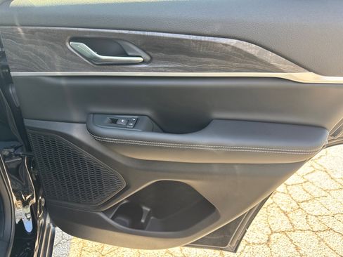 Certified 2024 Jeep Grand Cherokee Limited image 16