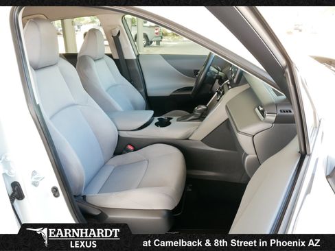 Used 2021 Toyota Venza LE w/ Carpet Mat Package (TMS) AWD/4WD image 8