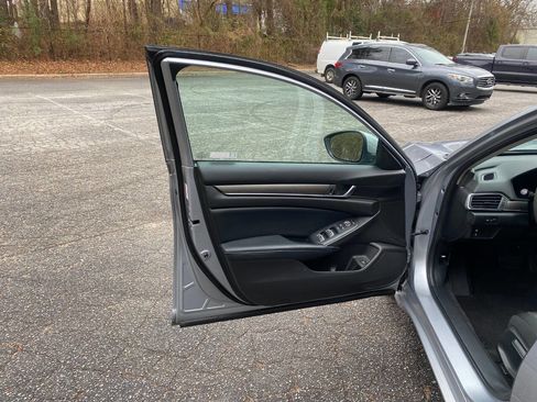 Used 2018 Honda Accord LX image 13