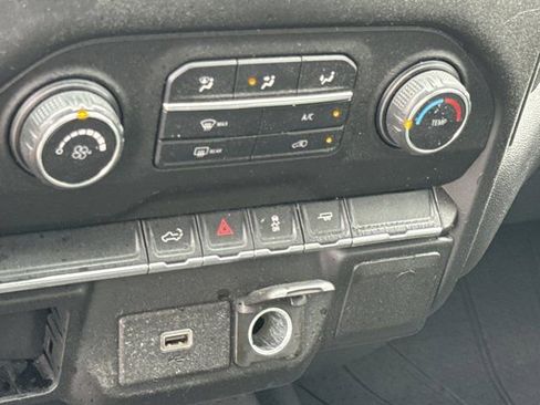 Used 2020 Chevrolet Silverado 1500 Custom w/ Custom Value Package RWD image 28