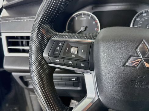 Used 2023 Mitsubishi Outlander SE Black Edition FWD image 14