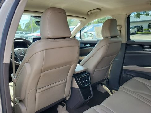 Certified 2022 Lincoln Nautilus FWD w/ Premium Package image 9