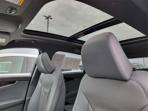 Certified 2023 Lincoln Nautilus Reserve image 4