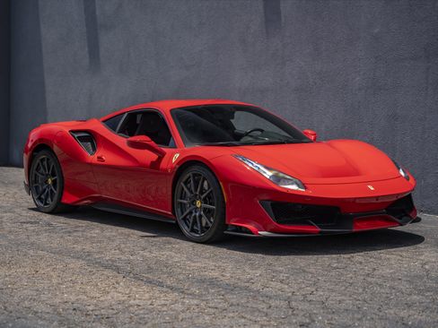 Used 2019 Ferrari 488 Pista Coupe RWD image 7