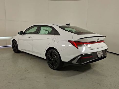 New 2026 Hyundai Elantra SEL Sport Premium FWD image 4