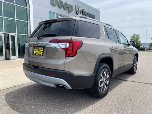 Used 2022 GMC Acadia SLE w/ Driver Convenience Package FWD image 5