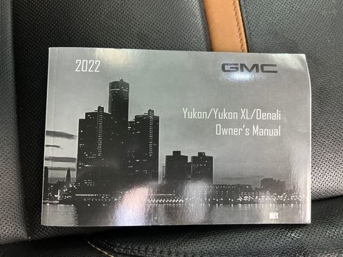 Used 2022 GMC Yukon XL AT4 AWD/4WD image 28