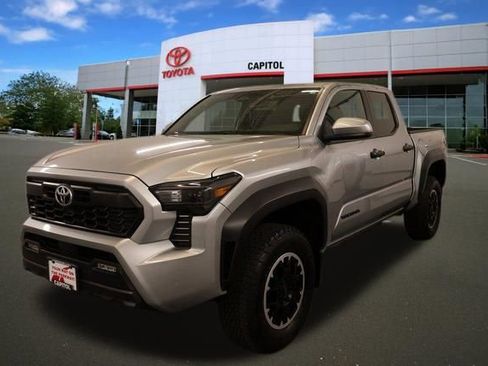 Certified 2024 Toyota Tacoma TRD Off-Road AWD/4WD image 6