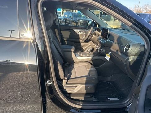 New 2026 Chevrolet Blazer LT w/ Convenience Package FWD image 32