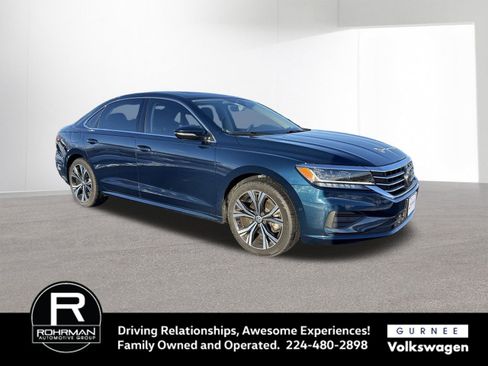 Used 2020 Volkswagen Passat 2.0T SEL image 2