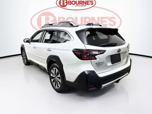 Used 2024 Subaru Outback Touring AWD/4WD image 10