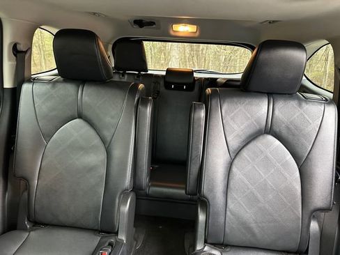 Certified 2025 Toyota Highlander Platinum AWD/4WD image 30