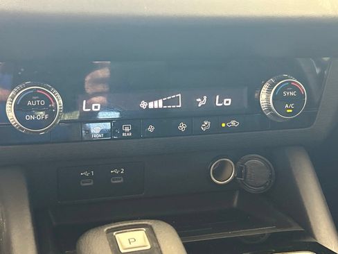 Used 2025 Mitsubishi Outlander ES FWD image 43