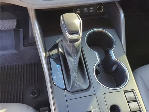Used 2023 Toyota Highlander XLE image 20