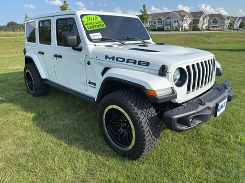 Used 2018 Jeep Wrangler Unlimited Sahara w/ Quick Order Package 24M Moab AWD/4WD image 6