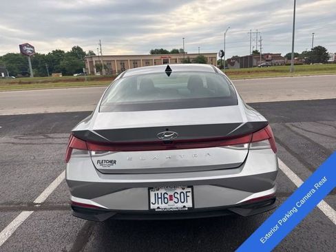 Used 2023 Hyundai Elantra SEL w/ Convenience Package FWD image 5