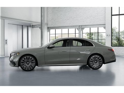 New 2026 Mercedes-Benz E 450 4MATIC Sedan image 35