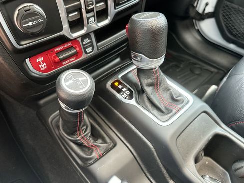 Used 2020 Jeep Gladiator Rubicon w/ LED Lighting Group image 19