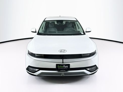 Used 2024 Hyundai Ioniq 5 SE RWD image 2