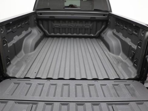 Used 2023 GMC Canyon Denali image 12