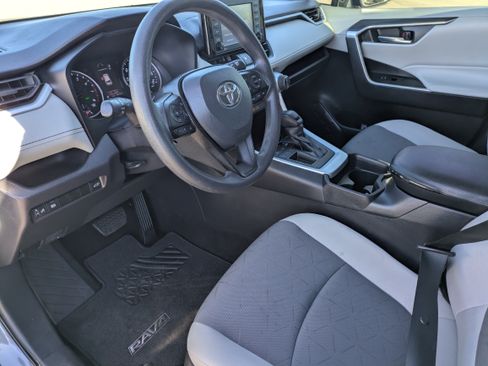 Used 2021 Toyota RAV4 XLE image 24
