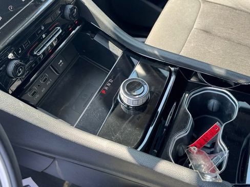 Certified 2023 Jeep Grand Cherokee Laredo w/ Luxury Tech Group I AWD/4WD image 18