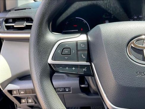 Certified 2021 Toyota Sienna LE FWD image 23