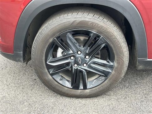 Used 2024 Chevrolet Trax ACTIV w/ Sunroof Package image 10