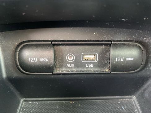 Used 2018 Kia Sorento LX image 10