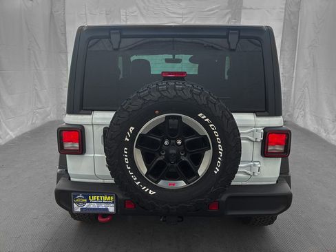 Used 2018 Jeep Wrangler Rubicon AWD/4WD image 6