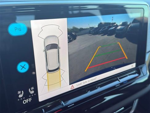 New 2025 Volkswagen Atlas Cross Sport SE image 17