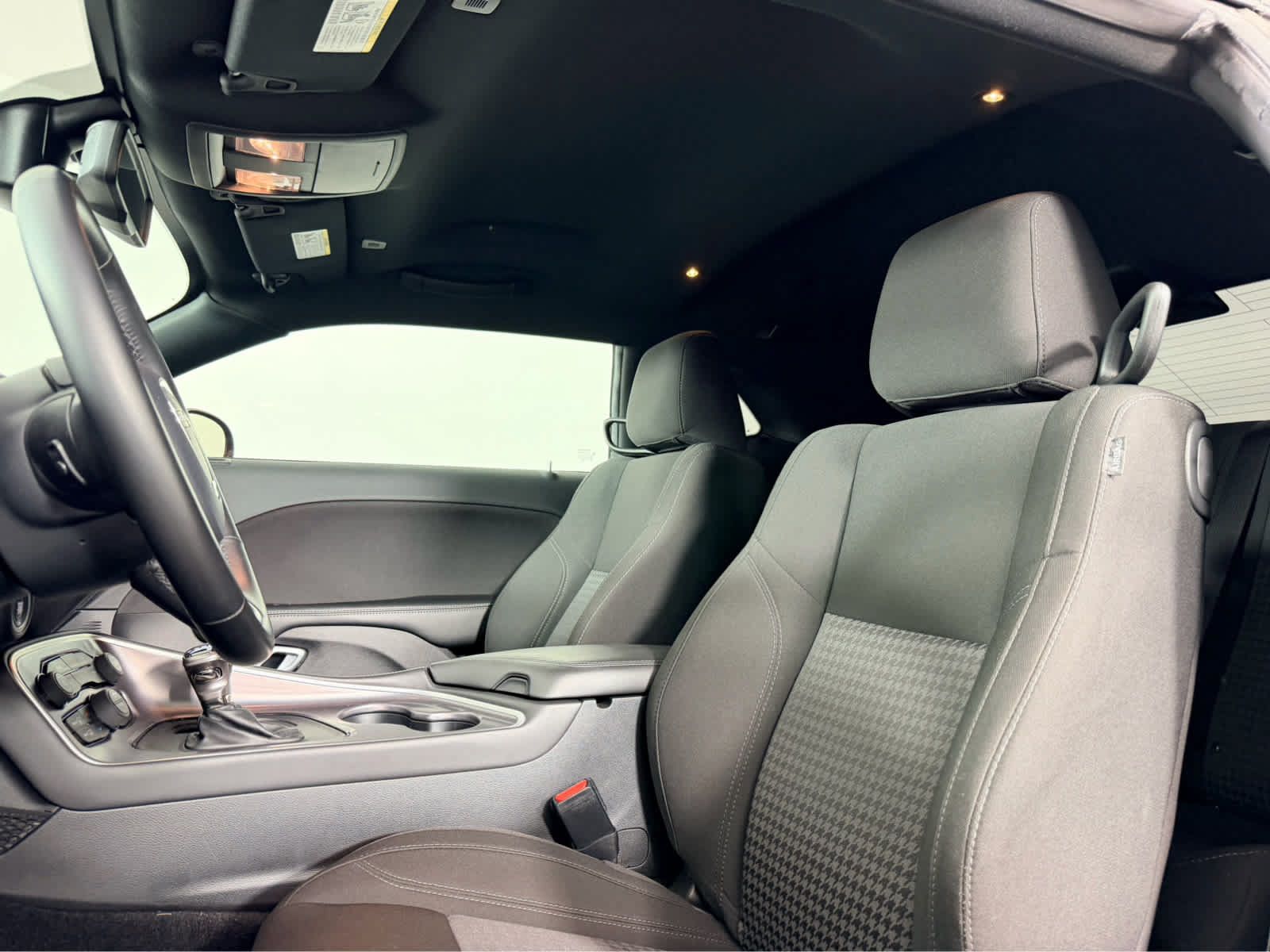 Used 2020 Dodge Challenger SXT RWD image 11
