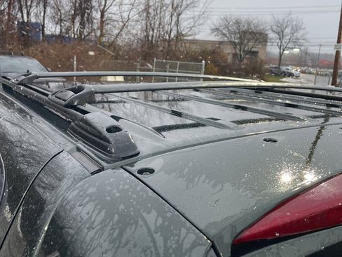 Used 2013 Chevrolet Avalanche LTZ image 32