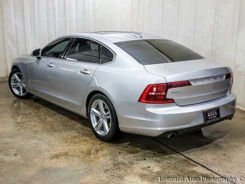 Used 2018 Volvo S90 T5 Momentum w/ Convenience Package AWD/4WD image 9