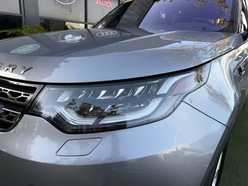 Used 2020 Land Rover Discovery SE image 10