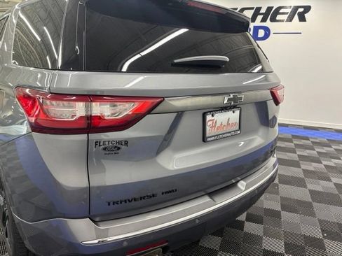 Used 2021 Chevrolet Traverse Premier w/ LPO, Blackout Package AWD/4WD image 7