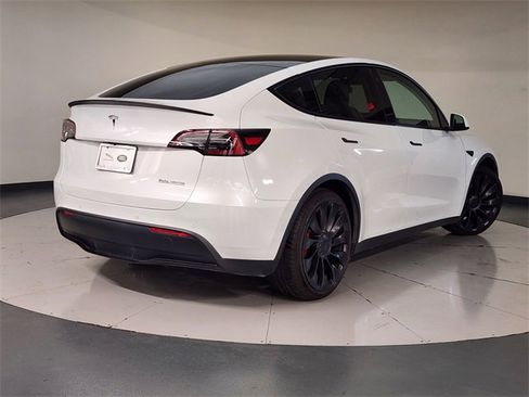 Used 2022 Tesla Model Y Performance image 2