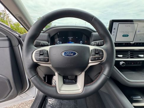 Used 2025 Ford Explorer Active w/ Active Comfort Package AWD/4WD image 21