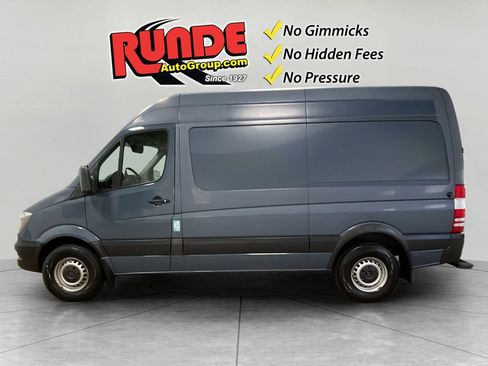 Used 2018 Mercedes-Benz Sprinter 2500 image 3