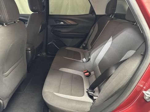 Used 2022 Chevrolet TrailBlazer LT w/ LPO, Blackout Package FWD image 12
