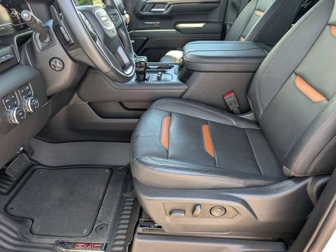 Used 2024 GMC Sierra 1500 AT4 w/ Technology Package AWD/4WD image 16