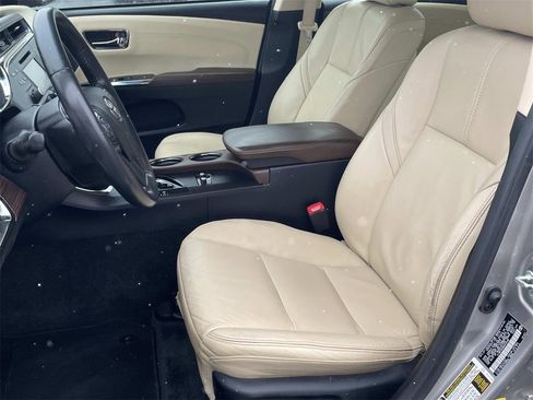 Used 2013 Toyota Avalon image 10