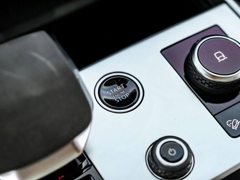 Used 2022 Land Rover Range Rover SE image 15