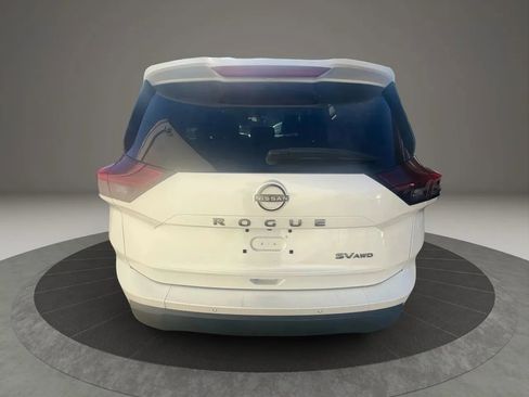 Used 2024 Nissan Rogue SV image 6