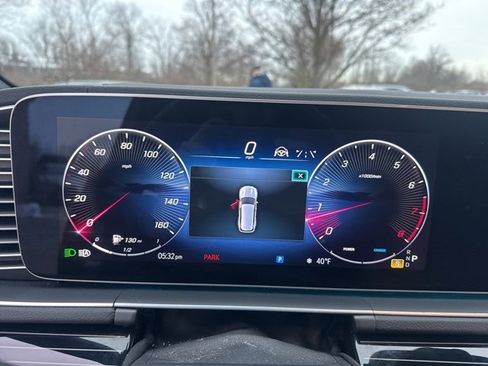 Used 2024 Mercedes-Benz GLS 580 4MATIC image 21