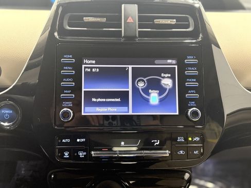 Used 2020 Toyota Prius XLE image 17